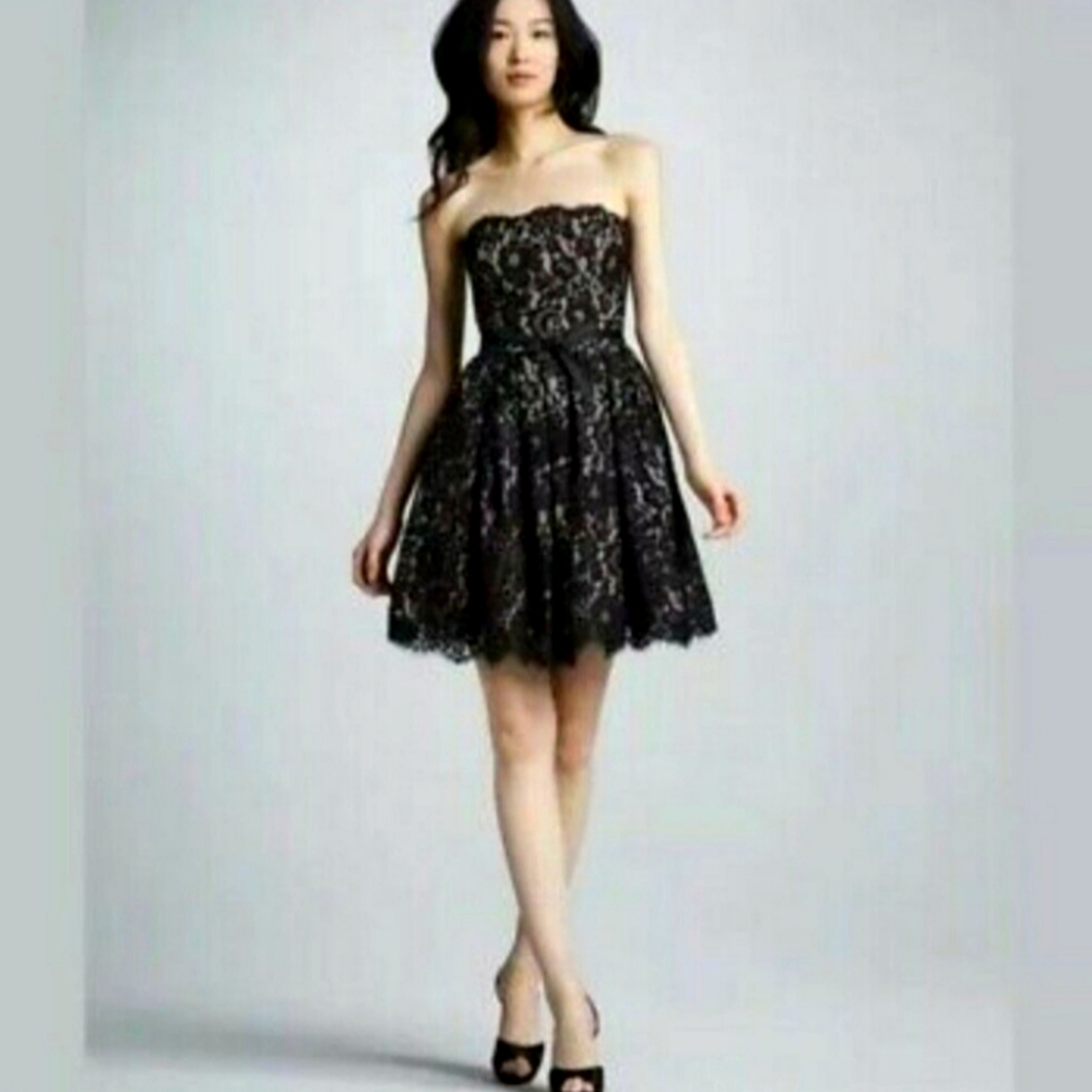 Elegant Black Lace Strapless Dress